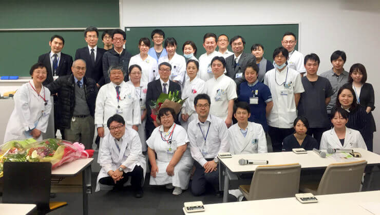 外山 宏教授・小林 英敏教授 集合写真